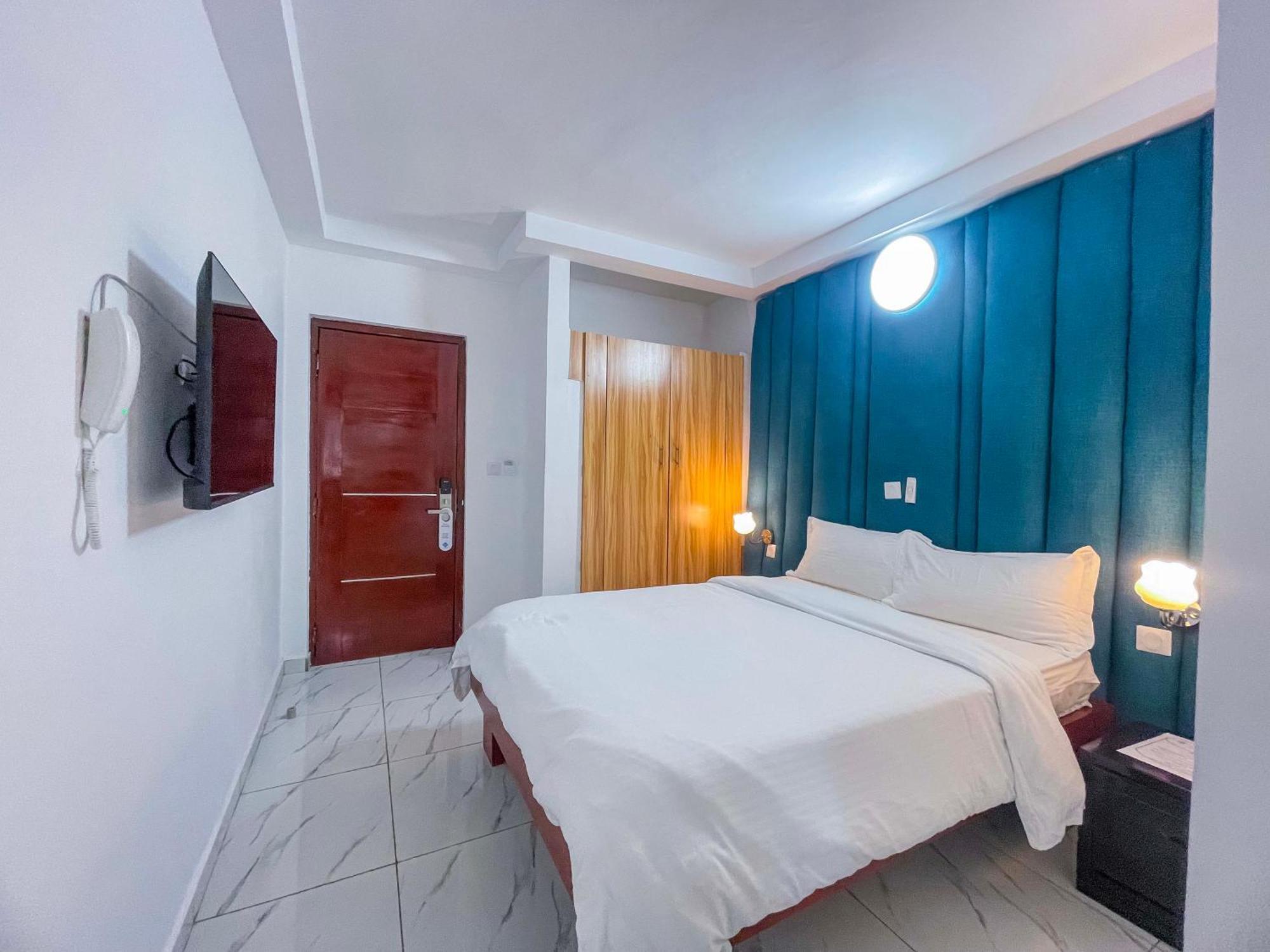 Hotel Le Vaisseau Абиджан Экстерьер фото