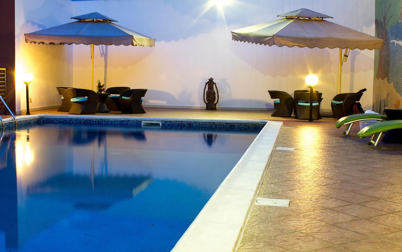 Hotel Le Vaisseau Абиджан Экстерьер фото